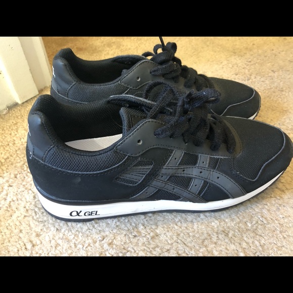 ASICS - Picture 3 of 4